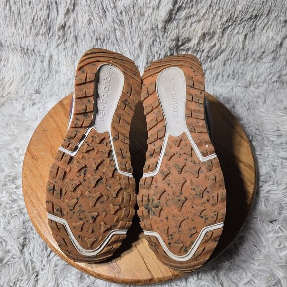 New Balance 590v3 Running Shoes Women Sz 9B Trail Grey Burgundy Athletic Sneaker - Picture 6 of 9